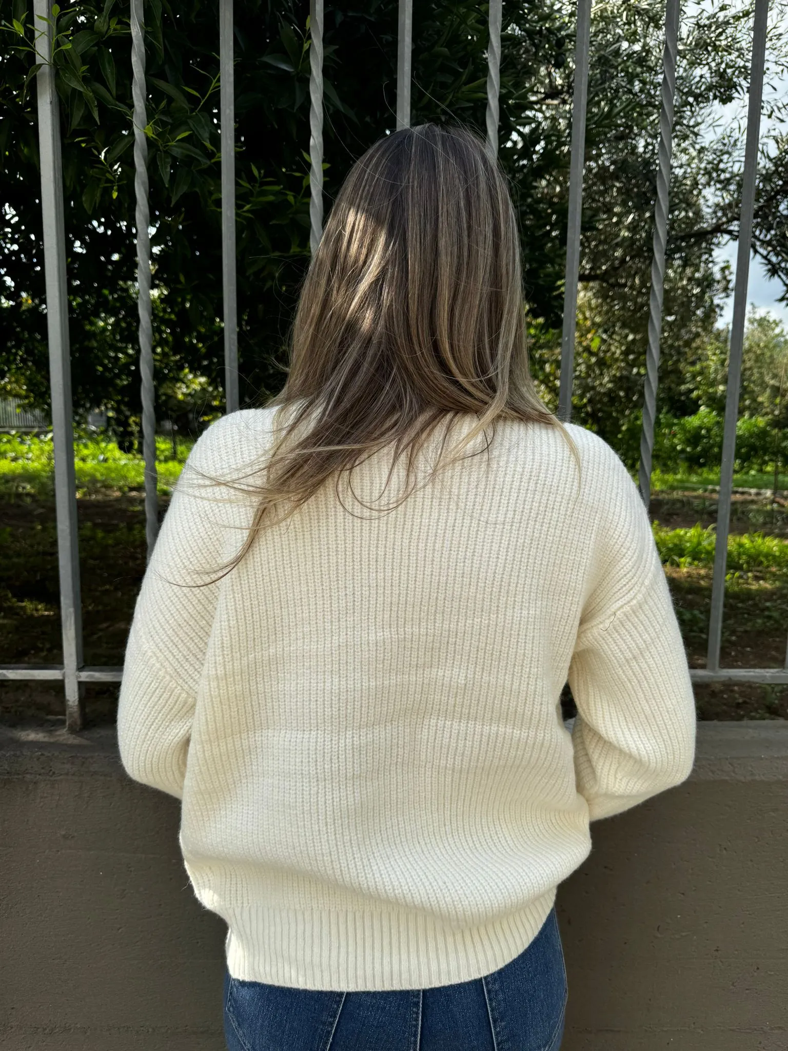 Cardigan over con tasche e bottoni in jeans