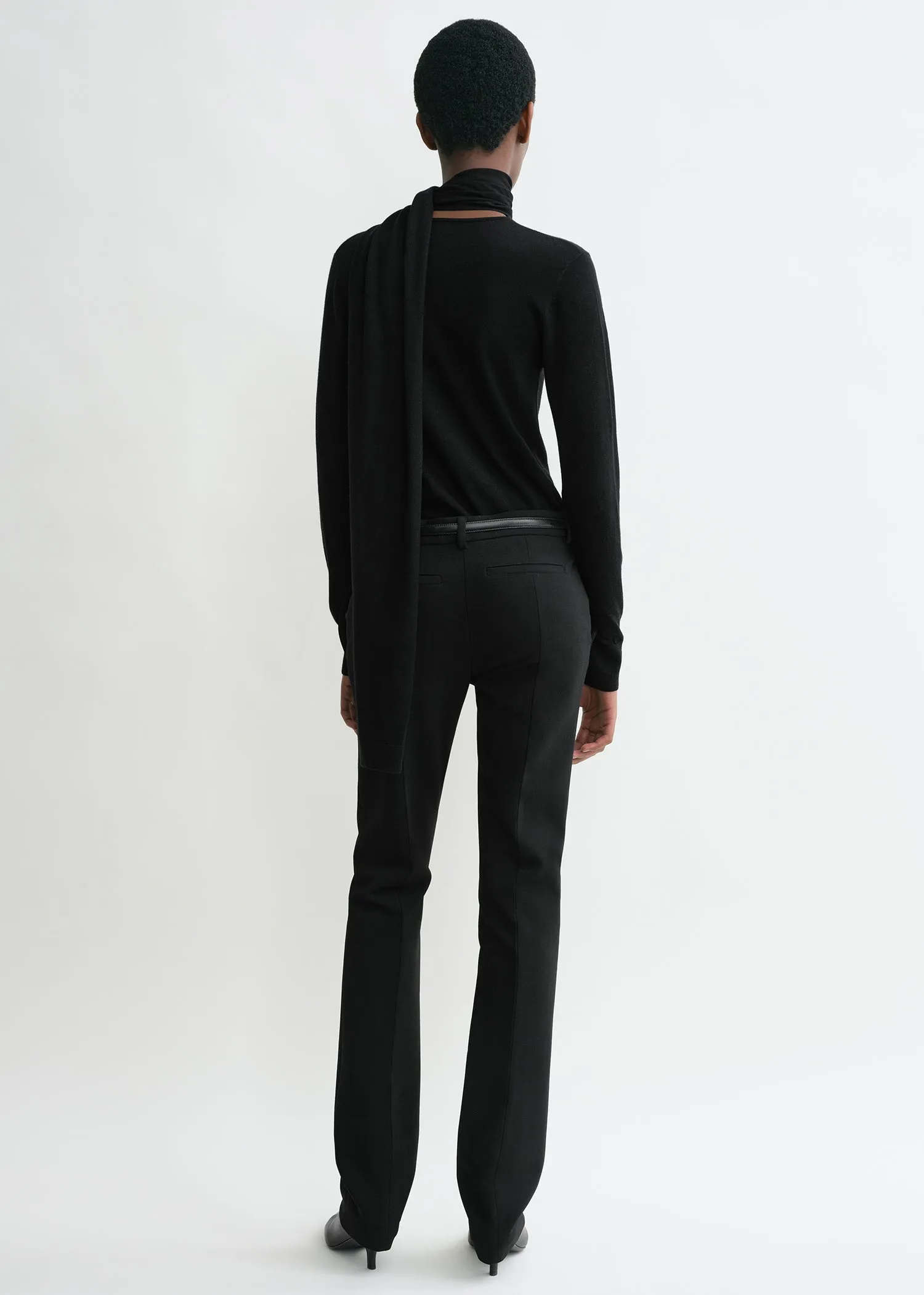 Low-waist slim trousers black