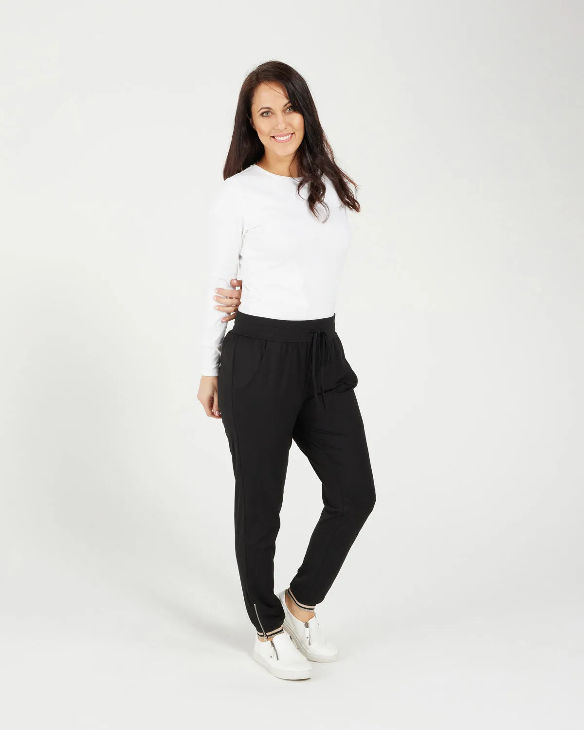 Zafina Amora Pant